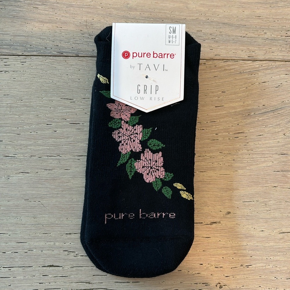 Pure Barre Low Rise Bloom Grip Socks New with tags